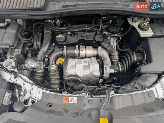 Білий Форд Сі-Макс, об'ємом двигуна 1.6 л та пробігом 236 тис. км за 7150 $, фото 37 на Automoto.ua