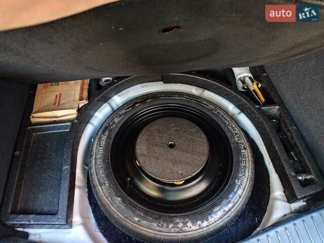 Белый Форд Си-Макс, объемом двигателя 1.56 л и пробегом 235 тыс. км за 9500 $, фото 19 на Automoto.ua