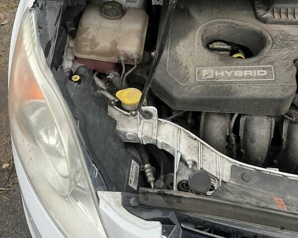 Белый Форд Си-Макс, объемом двигателя 2 л и пробегом 240 тыс. км за 8800 $, фото 19 на Automoto.ua