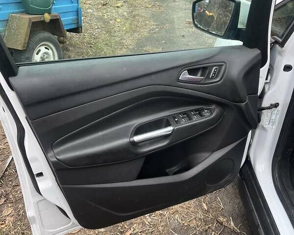 Белый Форд Си-Макс, объемом двигателя 2 л и пробегом 240 тыс. км за 8800 $, фото 15 на Automoto.ua