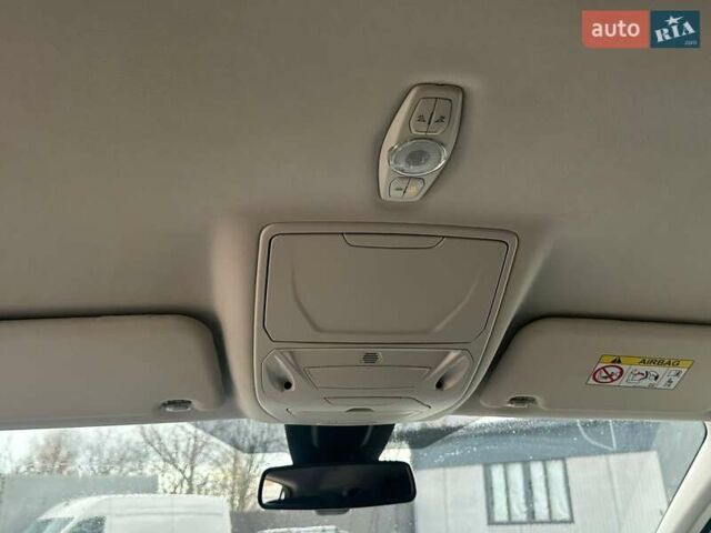 Білий Форд Сі-Макс, об'ємом двигуна 1.6 л та пробігом 265 тис. км за 9800 $, фото 19 на Automoto.ua