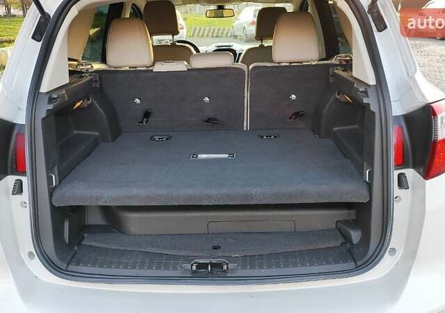 Белый Форд Си-Макс, объемом двигателя 2 л и пробегом 225 тыс. км за 12500 $, фото 18 на Automoto.ua