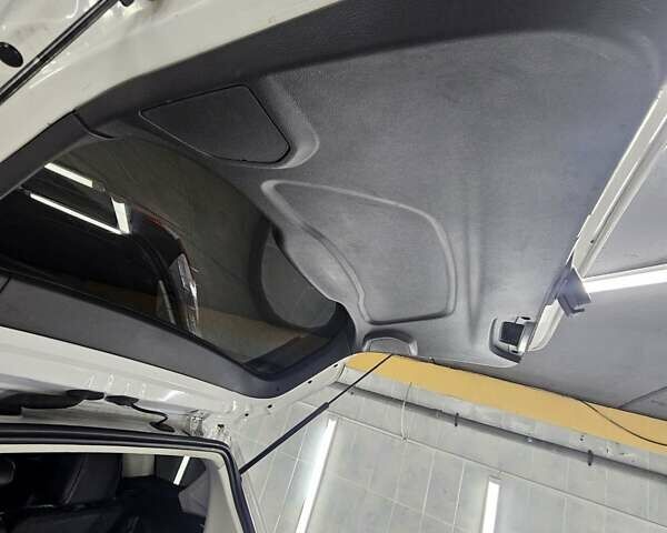 Білий Форд Сі-Макс, об'ємом двигуна 2 л та пробігом 120 тис. км за 12500 $, фото 30 на Automoto.ua