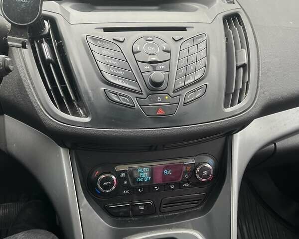 Белый Форд Си-Макс, объемом двигателя 2 л и пробегом 240 тыс. км за 8800 $, фото 20 на Automoto.ua