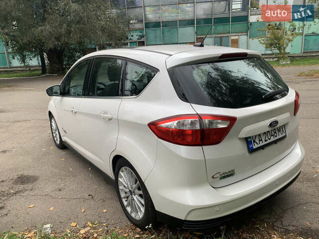 Белый Форд Си-Макс, объемом двигателя 2 л и пробегом 105 тыс. км за 13000 $, фото 3 на Automoto.ua