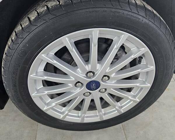 Білий Форд Сі-Макс, об'ємом двигуна 2 л та пробігом 120 тис. км за 12500 $, фото 25 на Automoto.ua