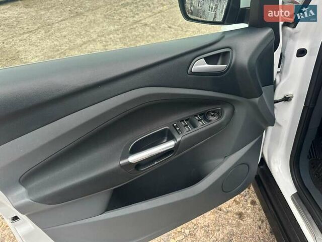 Білий Форд Сі-Макс, об'ємом двигуна 1.6 л та пробігом 265 тис. км за 9800 $, фото 13 на Automoto.ua