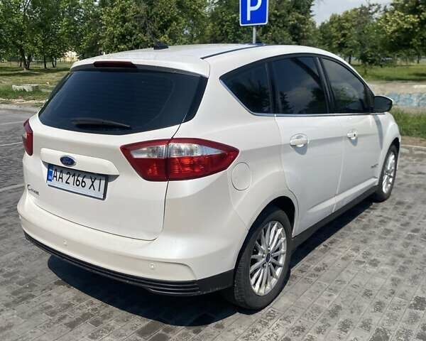 Белый Форд Си-Макс, объемом двигателя 2 л и пробегом 189 тыс. км за 10550 $, фото 4 на Automoto.ua