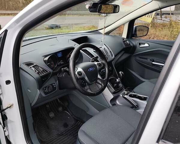 Белый Форд Си-Макс, объемом двигателя 1.56 л и пробегом 235 тыс. км за 9500 $, фото 7 на Automoto.ua