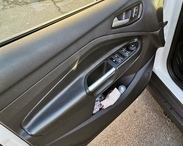 Білий Форд Сі-Макс, об'ємом двигуна 2 л та пробігом 191 тис. км за 12500 $, фото 5 на Automoto.ua