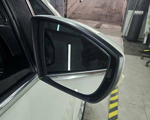 Білий Форд Сі-Макс, об'ємом двигуна 2 л та пробігом 120 тис. км за 12500 $, фото 24 на Automoto.ua