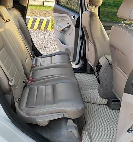 Белый Форд Си-Макс, объемом двигателя 2 л и пробегом 225 тыс. км за 12500 $, фото 16 на Automoto.ua