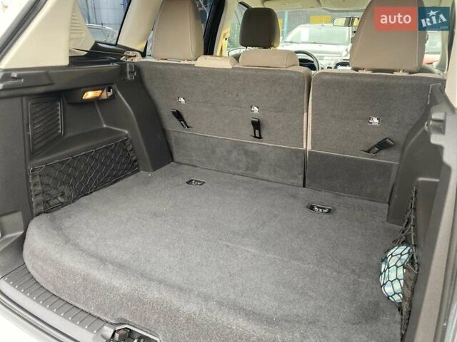 Белый Форд Си-Макс, объемом двигателя 2 л и пробегом 161 тыс. км за 9990 $, фото 9 на Automoto.ua