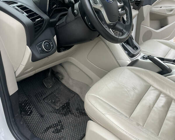 Белый Форд Си-Макс, объемом двигателя 2 л и пробегом 112 тыс. км за 14200 $, фото 4 на Automoto.ua