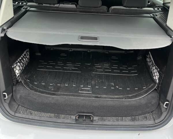 Белый Форд Си-Макс, объемом двигателя 2 л и пробегом 240 тыс. км за 8800 $, фото 9 на Automoto.ua