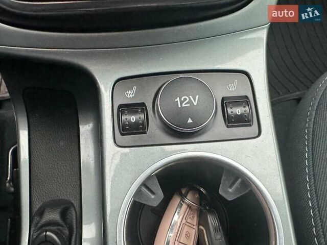 Білий Форд Сі-Макс, об'ємом двигуна 1.6 л та пробігом 265 тис. км за 9800 $, фото 18 на Automoto.ua