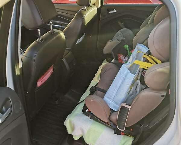 Білий Форд Сі-Макс, об'ємом двигуна 2 л та пробігом 191 тис. км за 12500 $, фото 6 на Automoto.ua