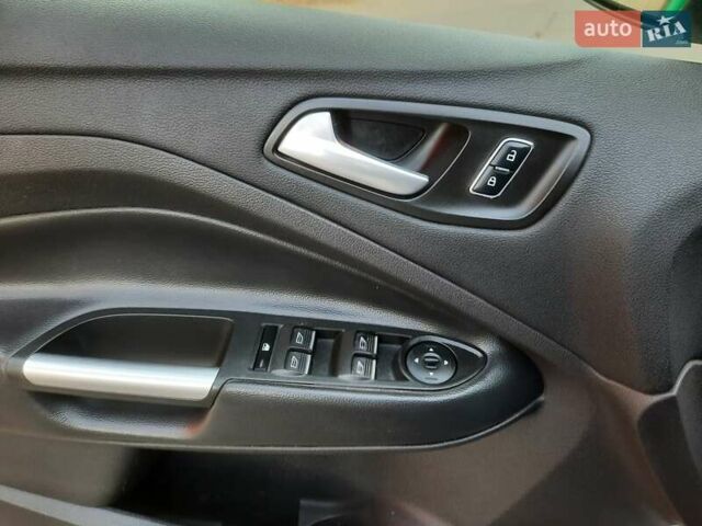 Білий Форд Сі-Макс, об'ємом двигуна 2 л та пробігом 145 тис. км за 10999 $, фото 17 на Automoto.ua