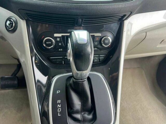 Белый Форд Си-Макс, объемом двигателя 2 л и пробегом 141 тыс. км за 6700 $, фото 9 на Automoto.ua