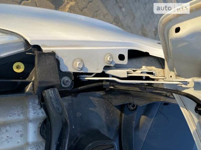 Белый Форд Си-Макс, объемом двигателя 1.6 л и пробегом 171 тыс. км за 10990 $, фото 27 на Automoto.ua
