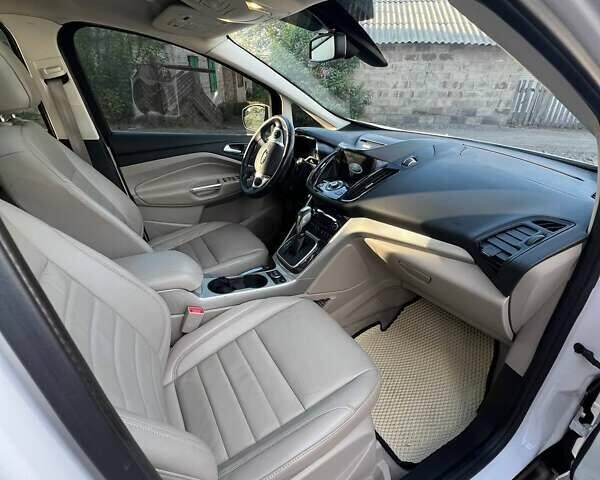 Белый Форд Си-Макс, объемом двигателя 2 л и пробегом 190 тыс. км за 13900 $, фото 7 на Automoto.ua