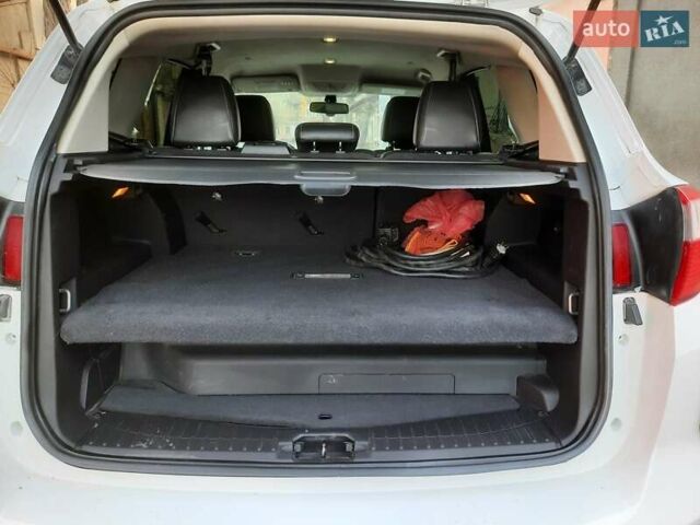 Білий Форд Сі-Макс, об'ємом двигуна 2 л та пробігом 145 тис. км за 10999 $, фото 26 на Automoto.ua