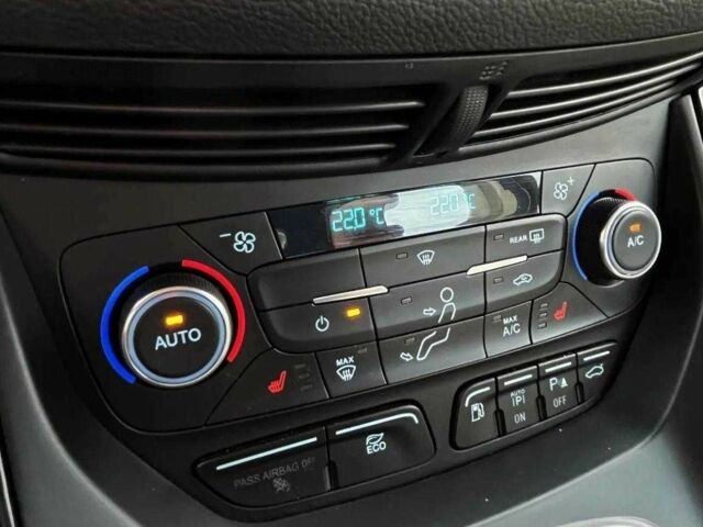 Белый Форд Си-Макс, объемом двигателя 2 л и пробегом 150 тыс. км за 8299 $, фото 8 на Automoto.ua