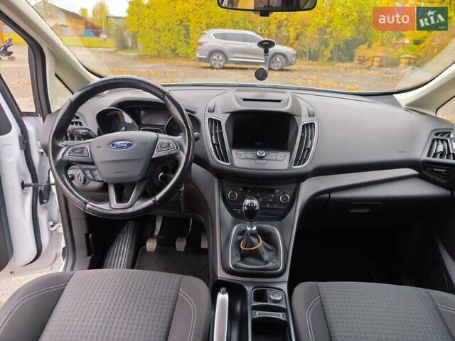 Форд Си-Макс 2016 в Ромнах на Automoto.ua Белый Форд Си-Макс, объемом двигателя 1.5 л и пробегом 131 тыс. км за 10000 $, фото 5 на Automoto.ua