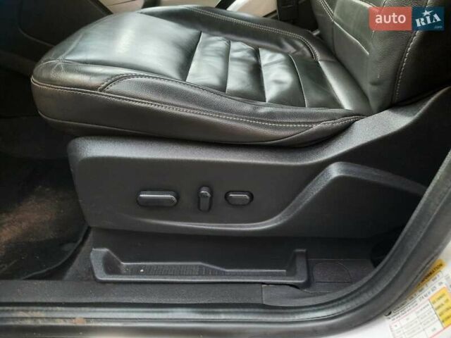 Білий Форд Сі-Макс, об'ємом двигуна 2 л та пробігом 145 тис. км за 10999 $, фото 9 на Automoto.ua