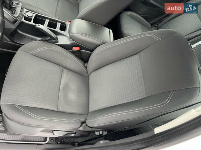 Белый Форд Си-Макс, объемом двигателя 1.5 л и пробегом 186 тыс. км за 9399 $, фото 18 на Automoto.ua