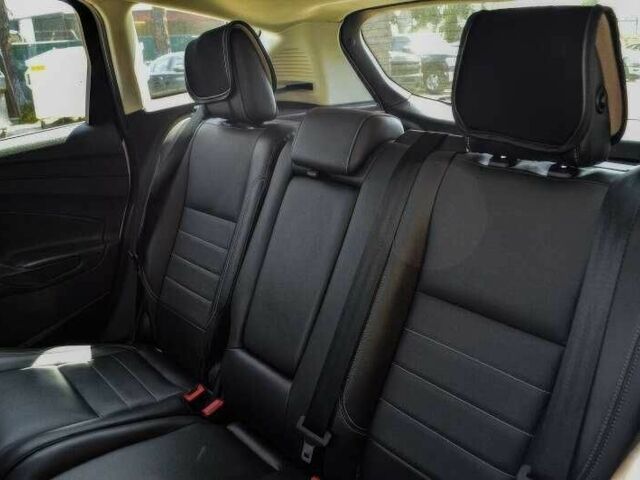 Белый Форд Си-Макс, объемом двигателя 2 л и пробегом 112 тыс. км за 3900 $, фото 6 на Automoto.ua