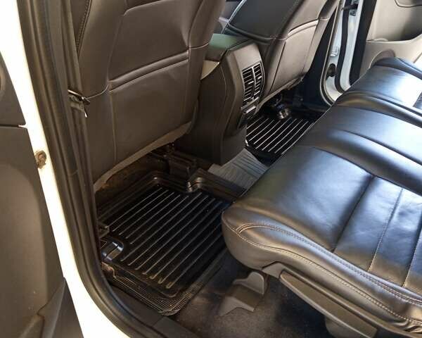 Білий Форд Сі-Макс, об'ємом двигуна 2 л та пробігом 270 тис. км за 10350 $, фото 21 на Automoto.ua