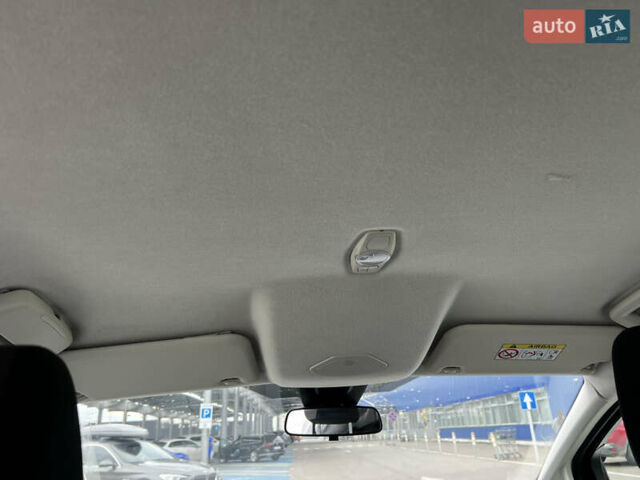 Белый Форд Си-Макс, объемом двигателя 1.5 л и пробегом 186 тыс. км за 9399 $, фото 24 на Automoto.ua