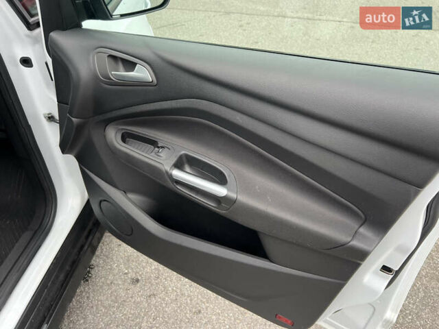 Белый Форд Си-Макс, объемом двигателя 1.5 л и пробегом 186 тыс. км за 9399 $, фото 28 на Automoto.ua