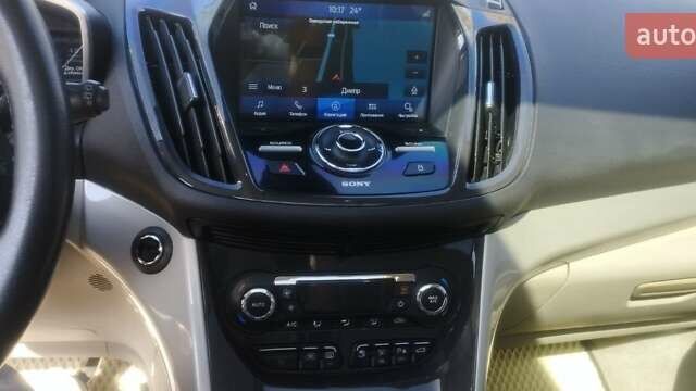 Белый Форд Си-Макс, объемом двигателя 2 л и пробегом 190 тыс. км за 13900 $, фото 9 на Automoto.ua