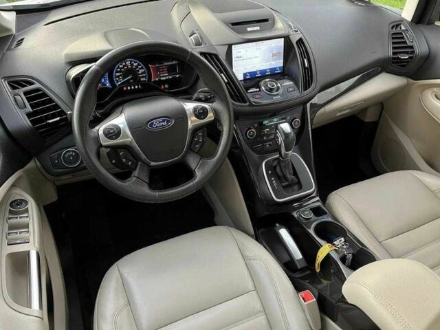 Белый Форд Си-Макс, объемом двигателя 2 л и пробегом 150 тыс. км за 8299 $, фото 6 на Automoto.ua