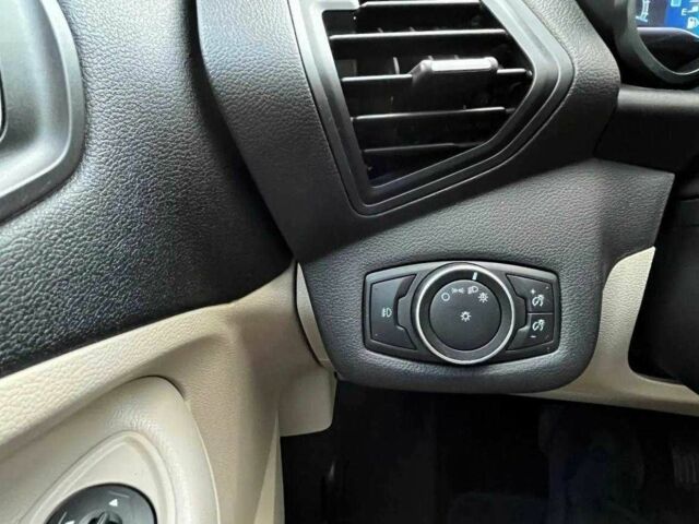 Белый Форд Си-Макс, объемом двигателя 2 л и пробегом 150 тыс. км за 8299 $, фото 9 на Automoto.ua