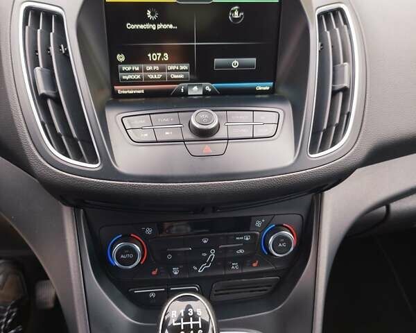 Форд Си-Макс 2016 в Ромнах на Automoto.ua Белый Форд Си-Макс, объемом двигателя 1.5 л и пробегом 131 тыс. км за 10000 $, фото 7 на Automoto.ua