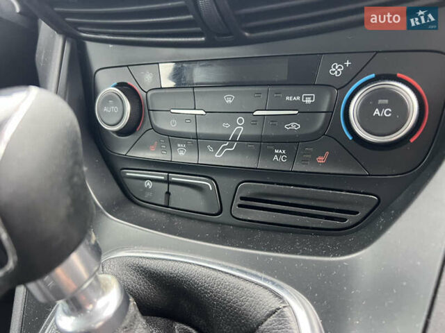 Белый Форд Си-Макс, объемом двигателя 1.5 л и пробегом 186 тыс. км за 9399 $, фото 26 на Automoto.ua