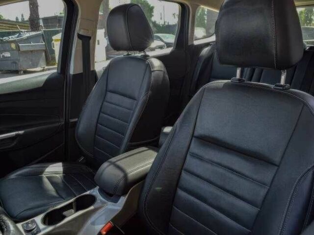 Белый Форд Си-Макс, объемом двигателя 2 л и пробегом 112 тыс. км за 3900 $, фото 5 на Automoto.ua