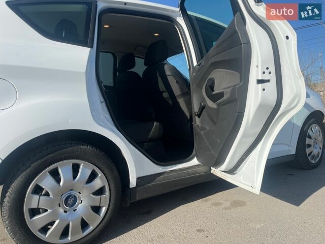 Білий Форд Сі-Макс, об'ємом двигуна 1.5 л та пробігом 268 тис. км за 8800 $, фото 15 на Automoto.ua