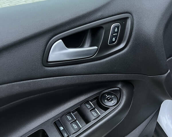 Белый Форд Си-Макс, объемом двигателя 2 л и пробегом 85 тыс. км за 12700 $, фото 15 на Automoto.ua