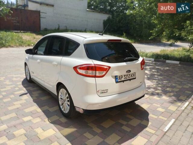 Белый Форд Си-Макс, объемом двигателя 2 л и пробегом 145 тыс. км за 13000 $, фото 3 на Automoto.ua