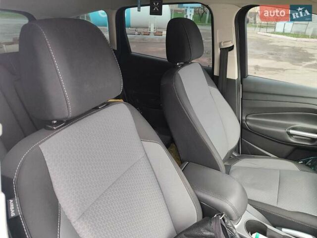 Белый Форд Си-Макс, объемом двигателя 2 л и пробегом 115 тыс. км за 13500 $, фото 11 на Automoto.ua