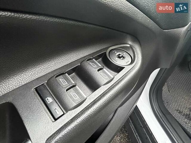 Білий Форд Сі-Макс, об'ємом двигуна 2 л та пробігом 246 тис. км за 10990 $, фото 11 на Automoto.ua