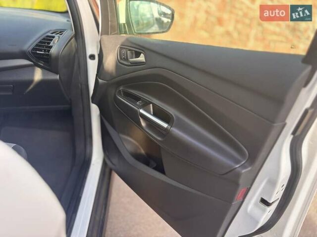 Белый Форд Си-Макс, объемом двигателя 2 л и пробегом 203 тыс. км за 10800 $, фото 9 на Automoto.ua