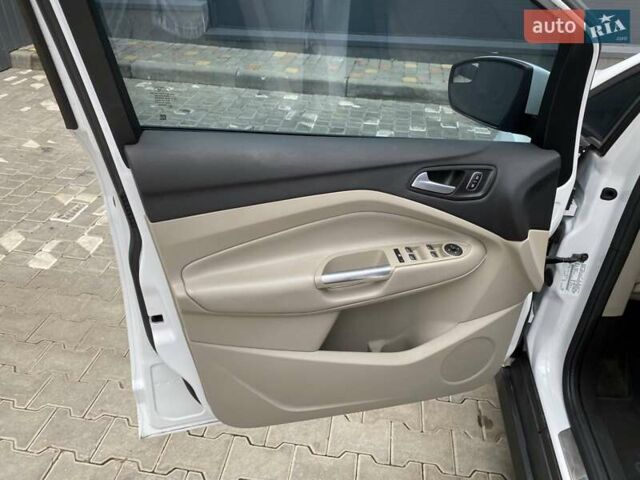 Белый Форд Си-Макс, объемом двигателя 2 л и пробегом 206 тыс. км за 12000 $, фото 3 на Automoto.ua