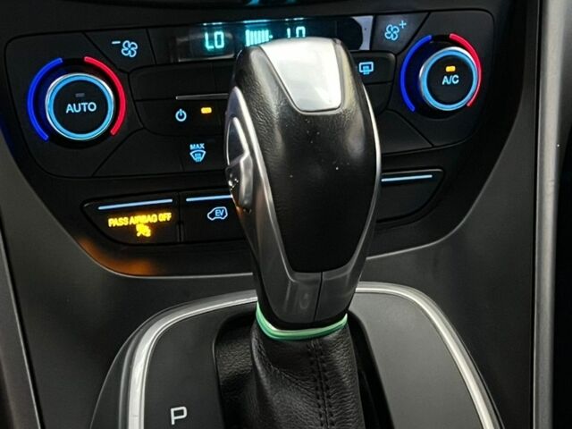 Белый Форд Си-Макс, объемом двигателя 2 л и пробегом 237 тыс. км за 12999 $, фото 39 на Automoto.ua