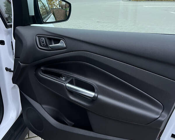 Белый Форд Си-Макс, объемом двигателя 2 л и пробегом 85 тыс. км за 12700 $, фото 20 на Automoto.ua