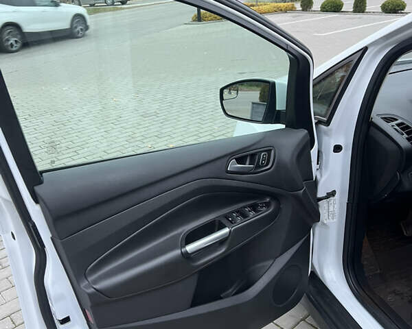 Белый Форд Си-Макс, объемом двигателя 2 л и пробегом 85 тыс. км за 12700 $, фото 12 на Automoto.ua